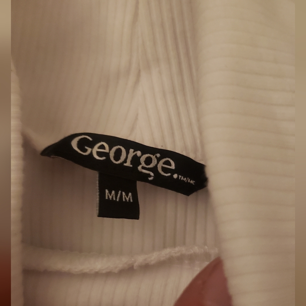 George Classic White Ribbed Top - Picture 2 of 3
